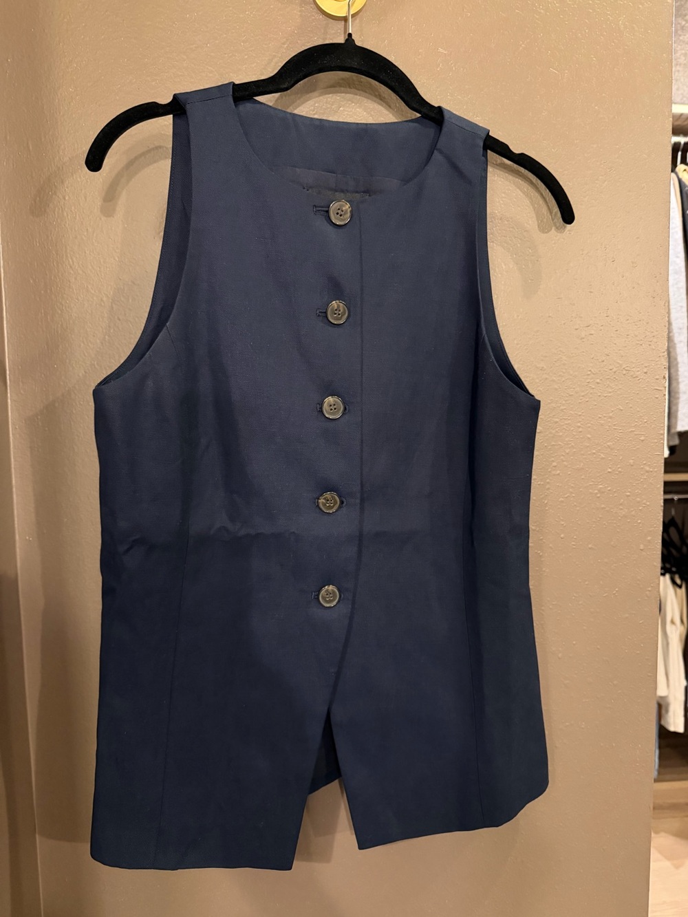 Madewell Crewneck Cutaway Drapey
Twill Vest